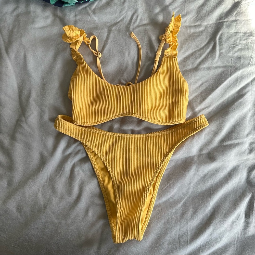 Hollister Yellow Ribbed Bikini